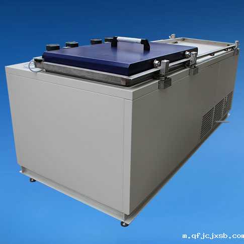 液氮高低温试验箱 液氮高低温试验箱